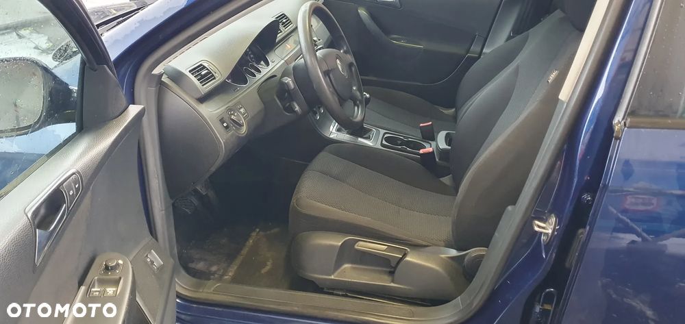 Volkswagen Passat - 19