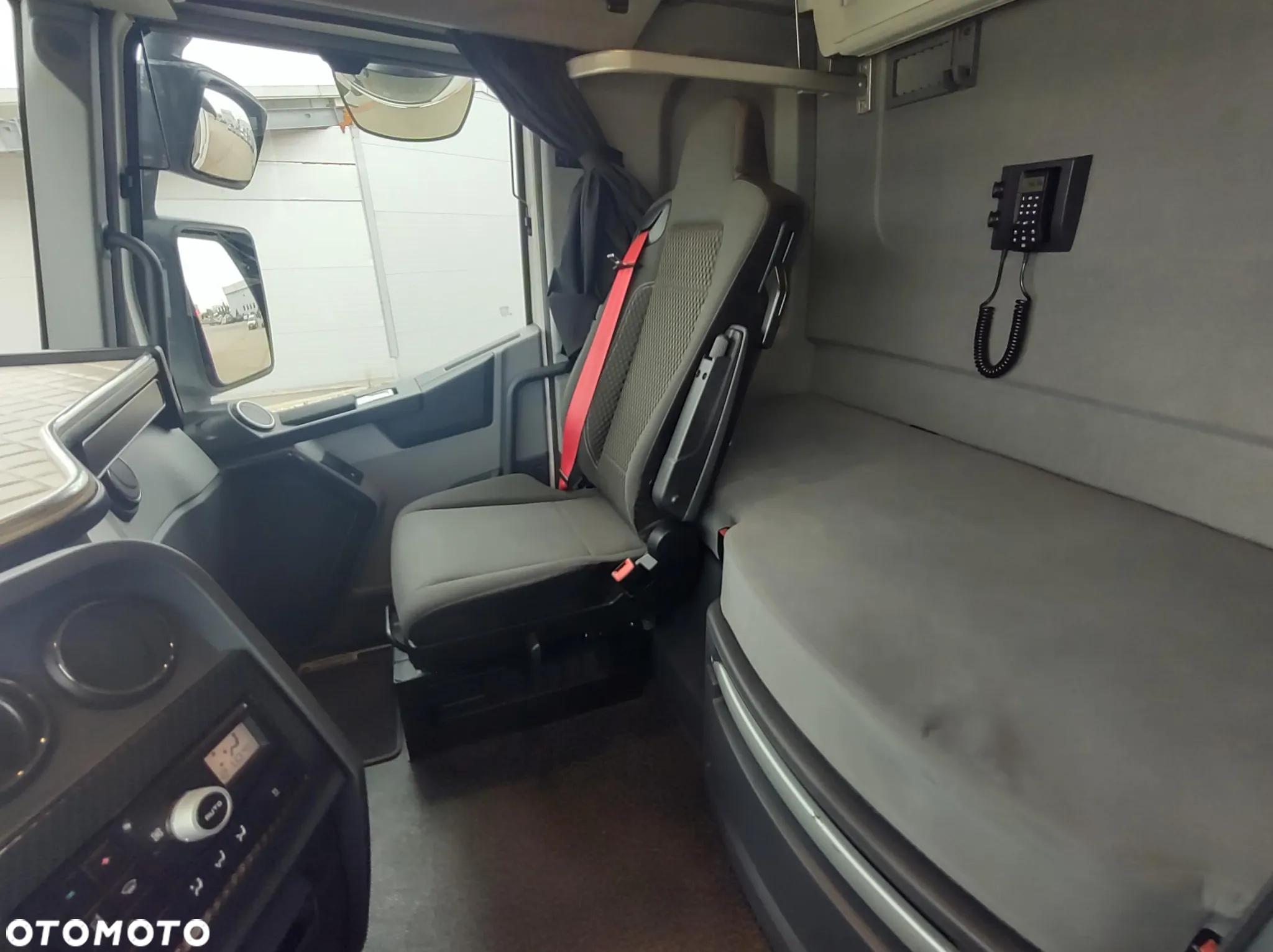 Renault TH480 - 11