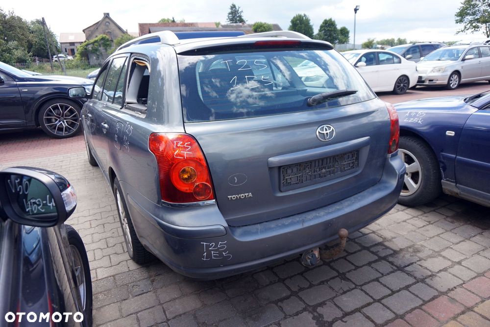 TOYOTA AVENSIS II T25 KOMBI 2004 1E5 2.0 D4D 1CD-FTV 115KM E357 SZARY na części - 3