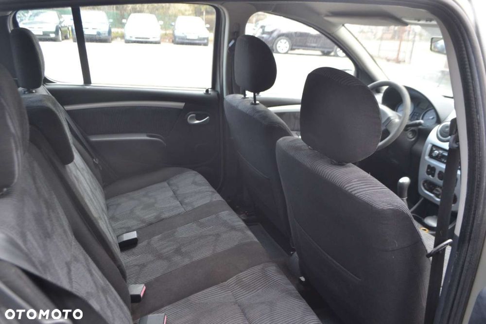 Dacia Sandero - 6