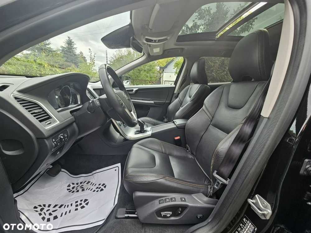 Volvo XC 60 D3 Geartronic Summum - 9
