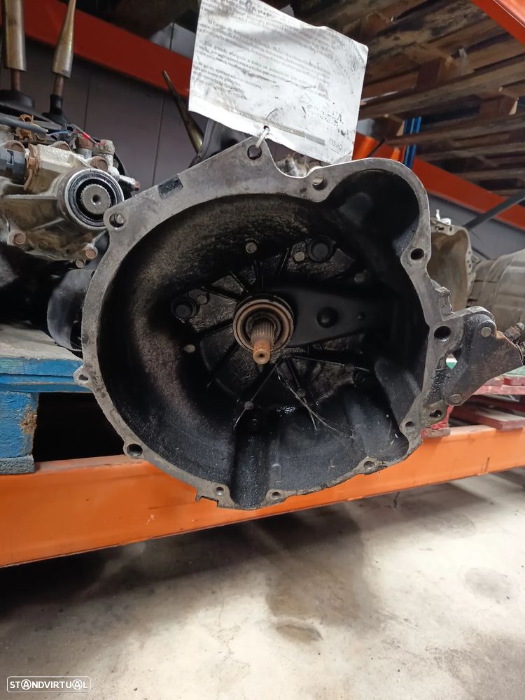 Caixa de velocidades manual MITSUBISHI Pajero II Ref:  M011S5A001 - 5