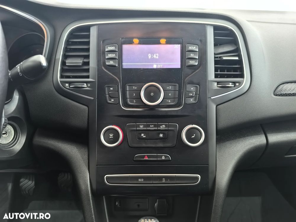 Renault Megane ENERGY TCe Life - 12
