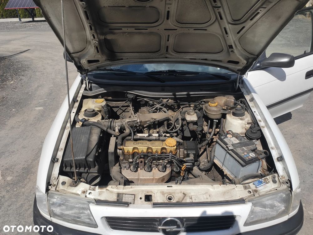 Opel Astra 1.4 GL - 9