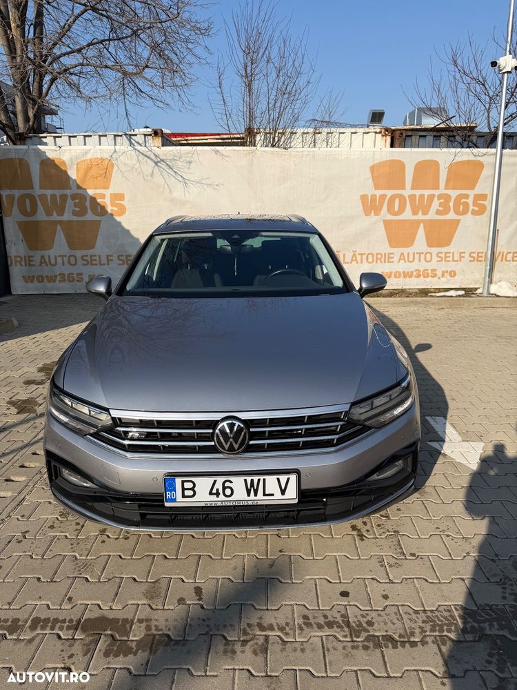 Volkswagen Passat - 1