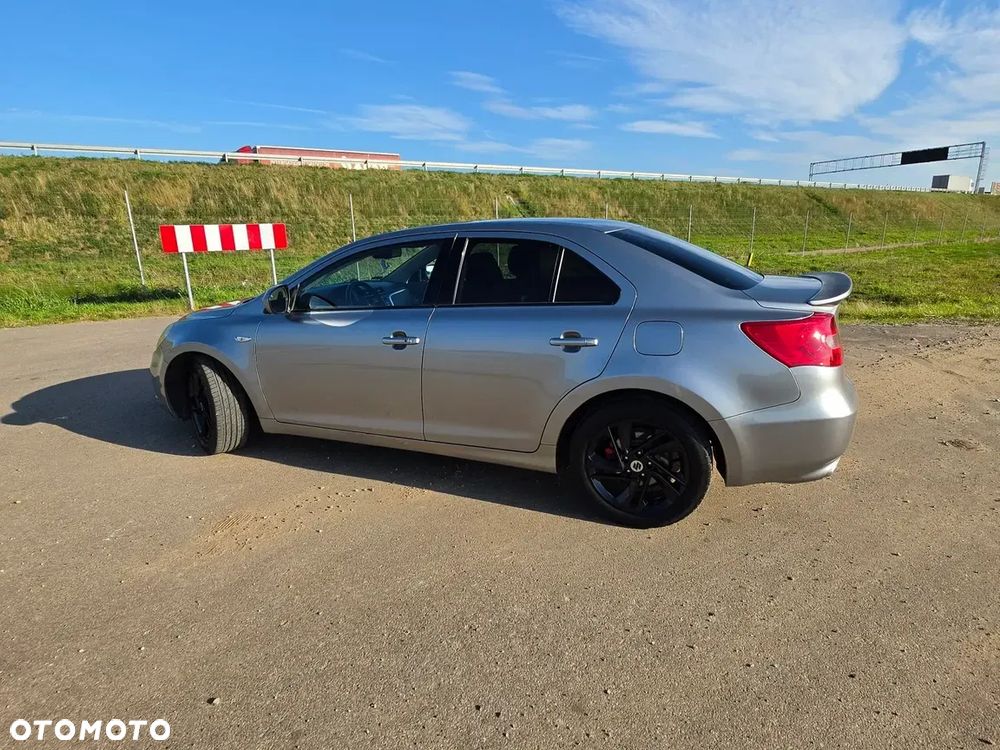 Suzuki Kizashi 2.4 Sport 4WD CVT - 10