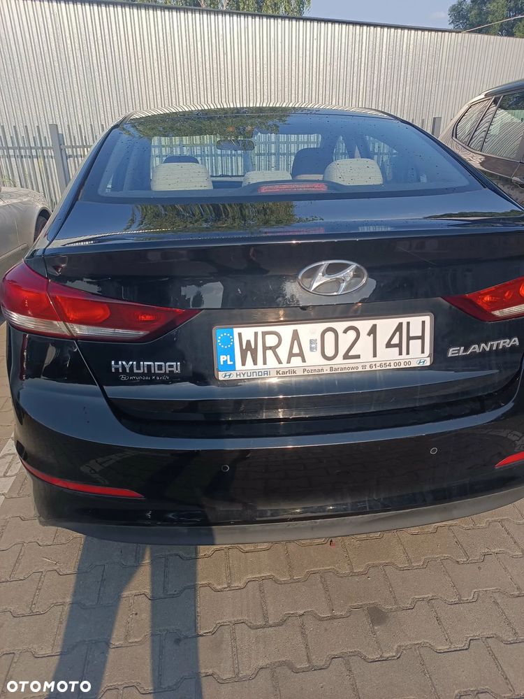 Hyundai Elantra 1.6 Comfort - 5