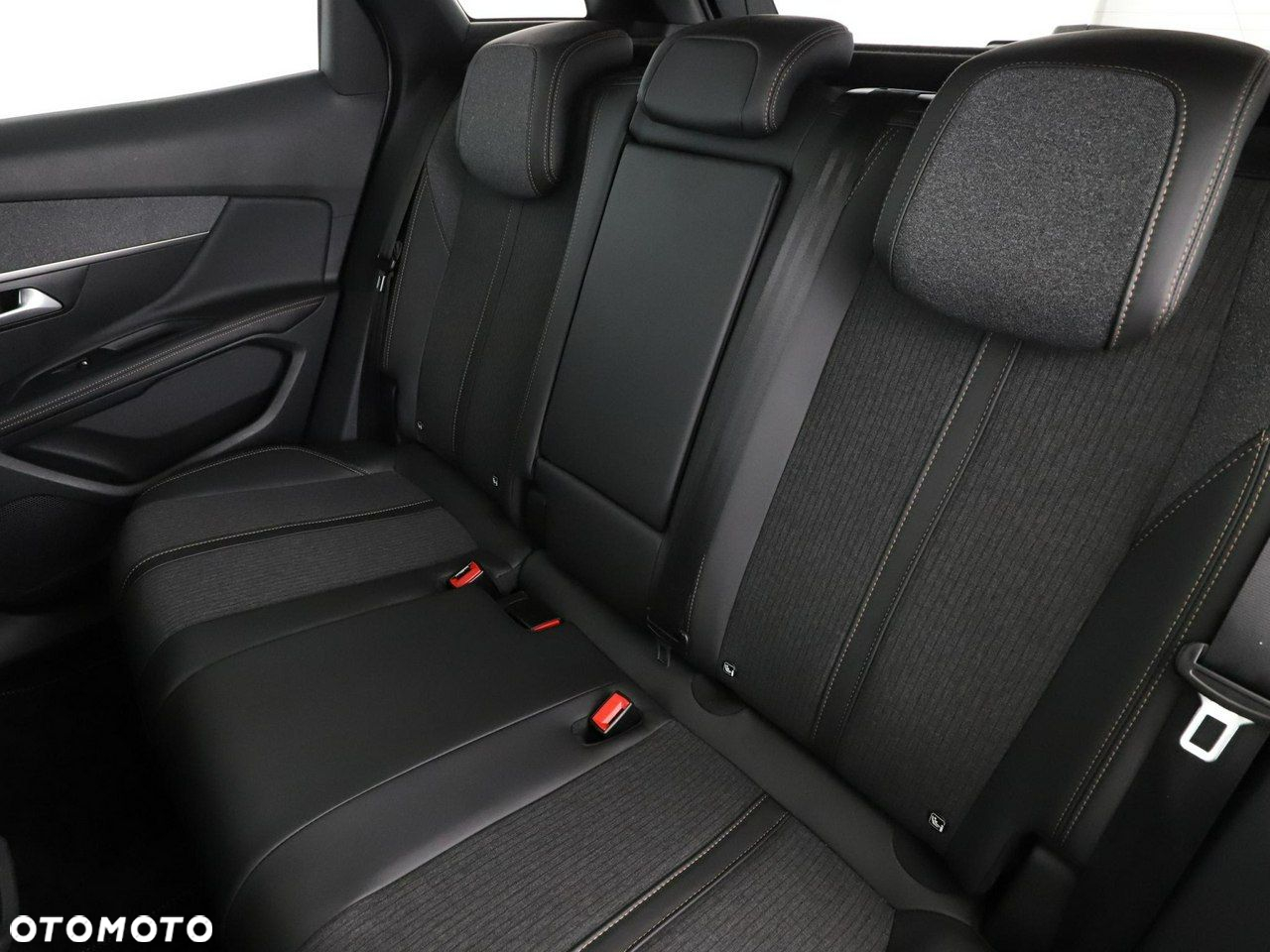 Peugeot 3008 1.2 PureTech GT S&S EAT8 - 17