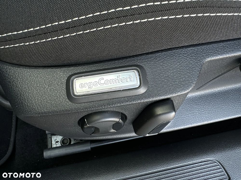 Volkswagen Passat 1.5 TSI EVO Business - 26