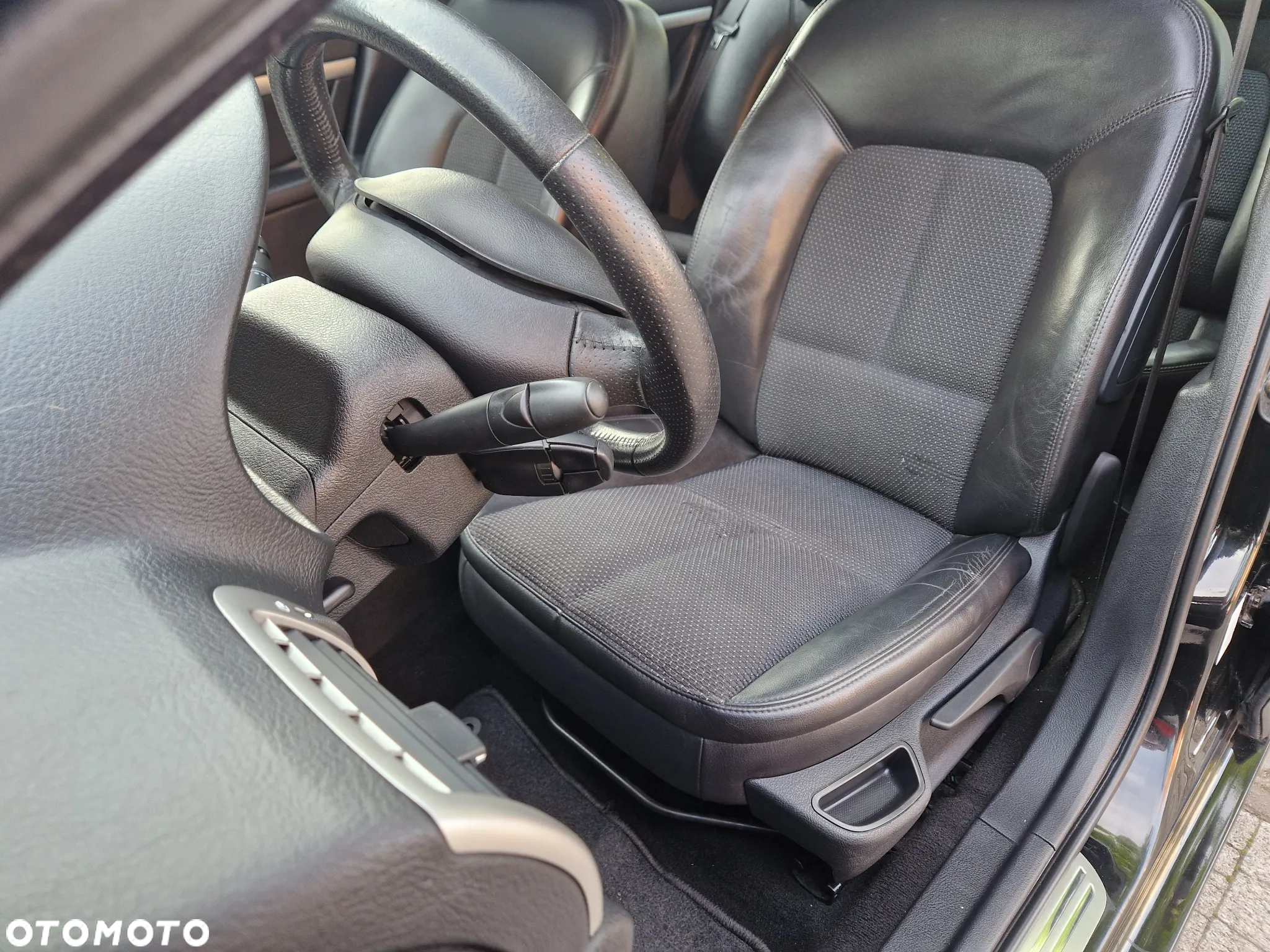 Peugeot 407 2.0 Premium Navtech - 25