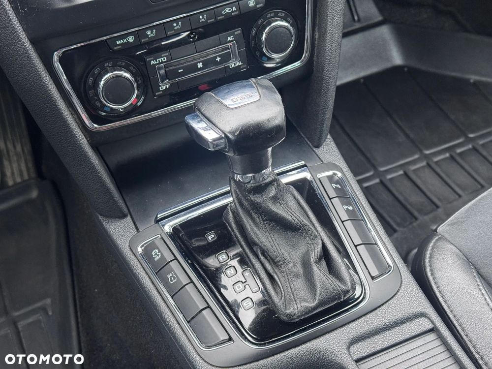 Skoda Superb 2.0 TDI DSG Exclusive - 20