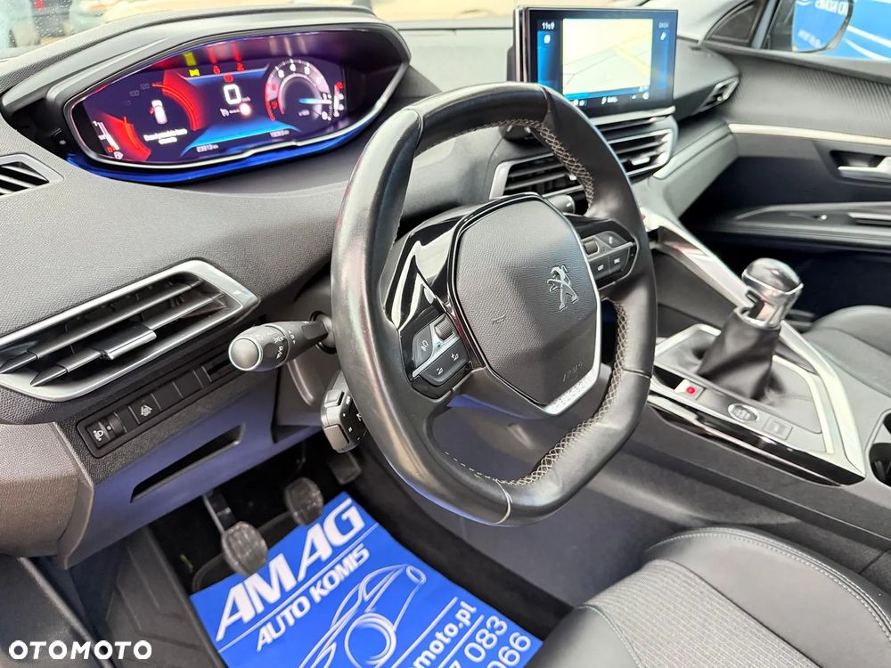 Peugeot 3008 1.2 PureTech Allure S&S - 17