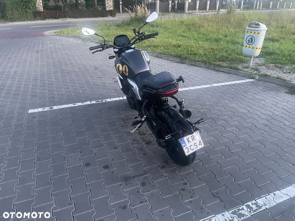 VOGE 500AC - 6