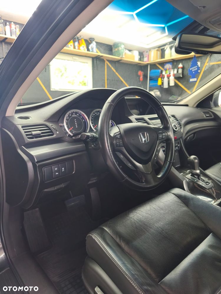 Honda Accord 2.0 Executive Navi - 12