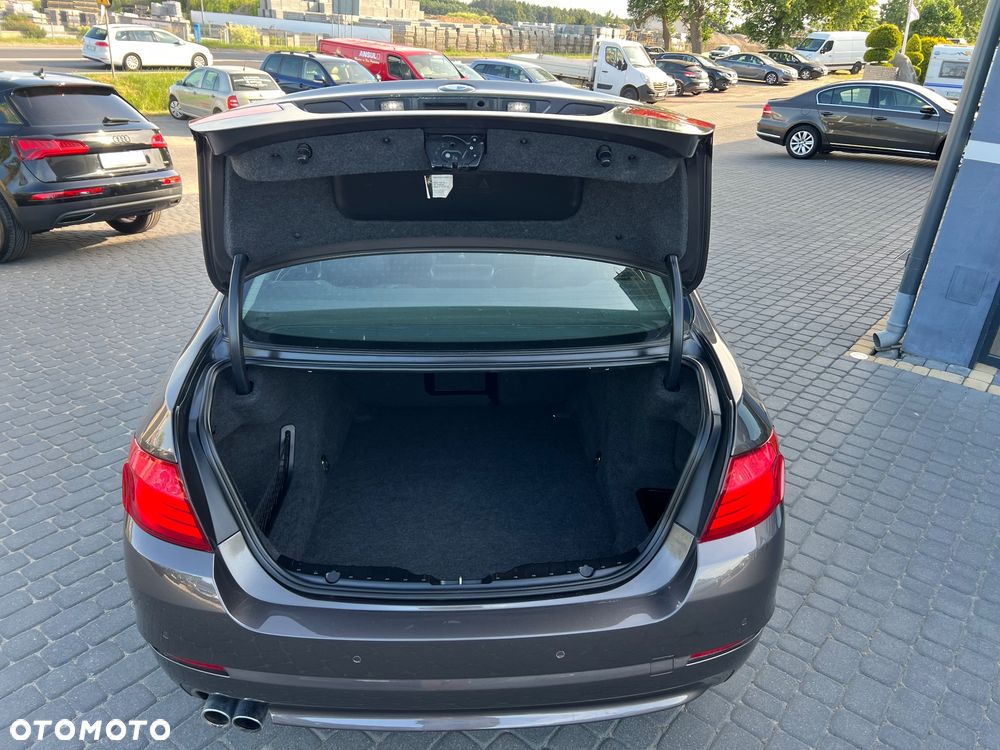 BMW Seria 5 525d - 21