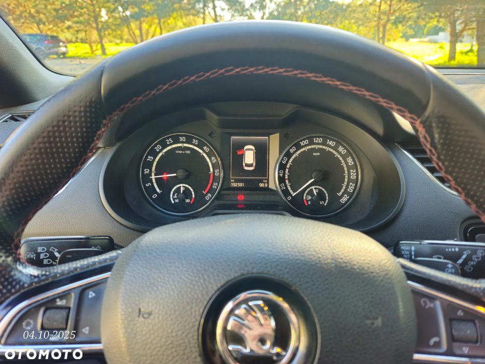Skoda Octavia 2.0 TDI RS DSG - 7