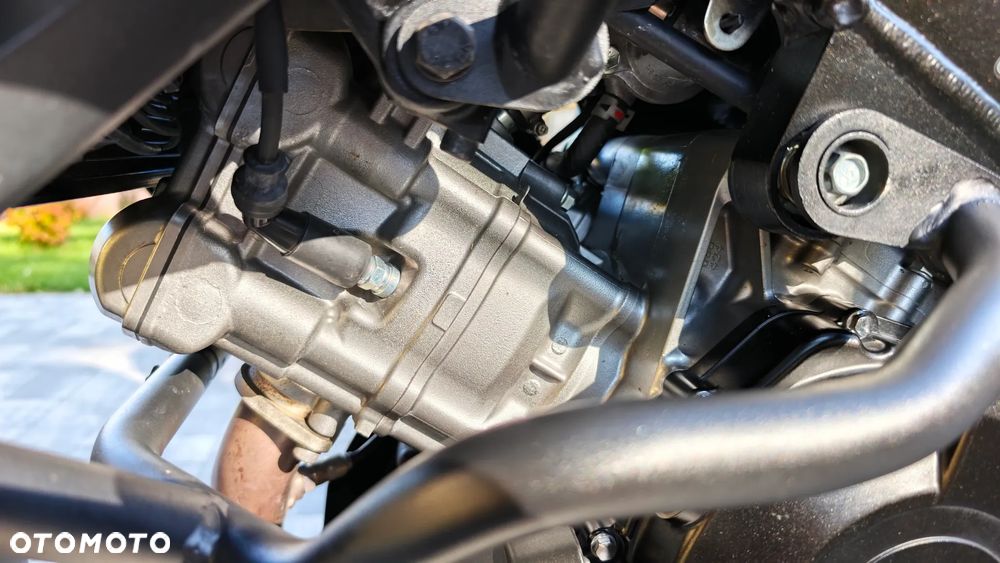 Suzuki V-STROM - 16
