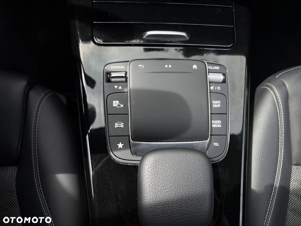 Mercedes-Benz CLA 200 Progressive 7G-DCT - 31