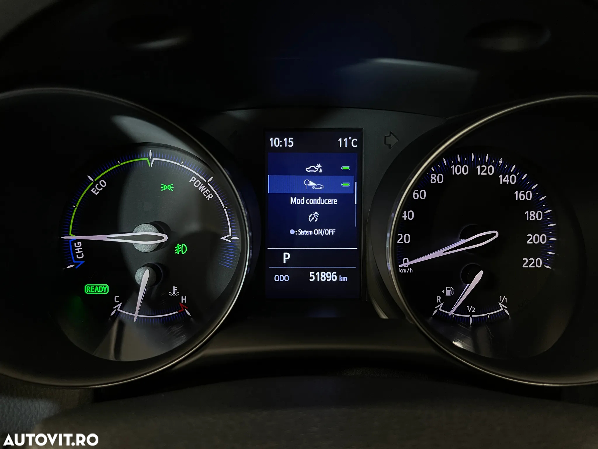 Toyota C-HR 2.0 HSD 184 CP 4x2 CVT Classy Bi-Tone - 29