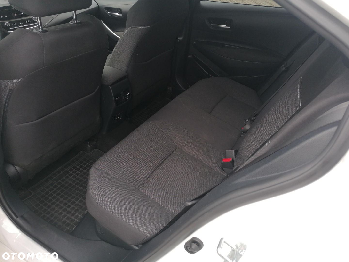 Toyota Corolla 1.8 Hybrid Style - 12