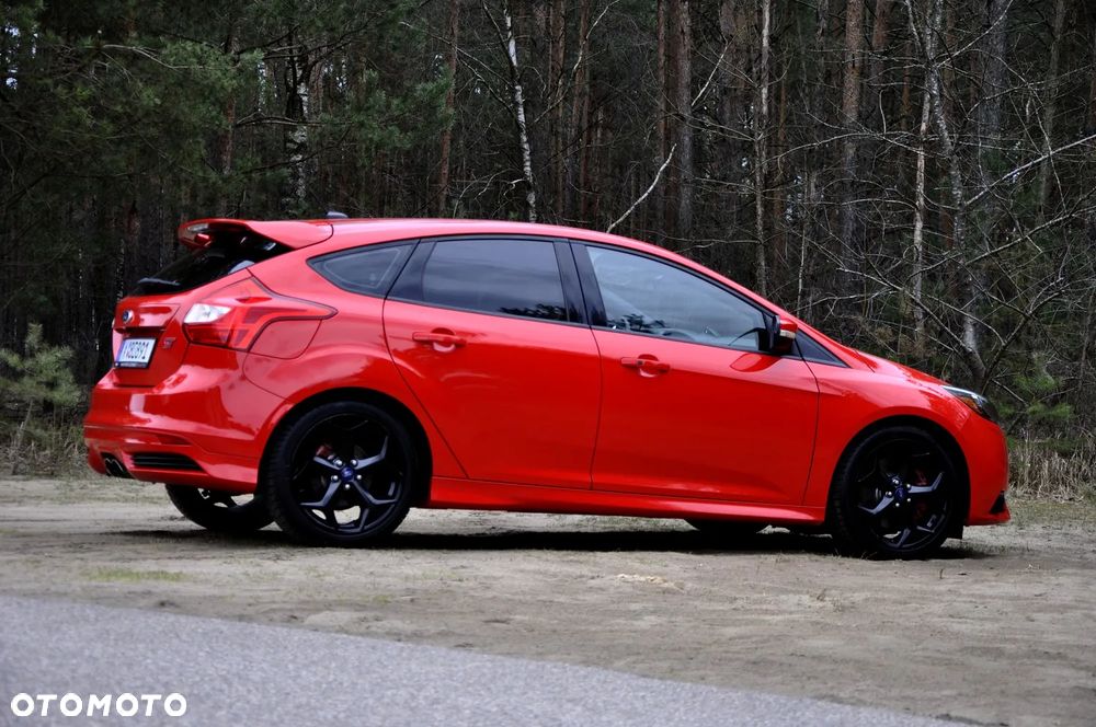 Ford Focus 2.0 EcoBoost ST mit Leder-Sport-Paket - 16