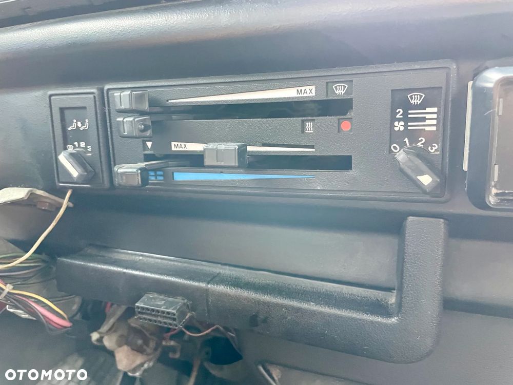 Volkswagen Transporter Caravelle CL 255 592/Z04 - 27