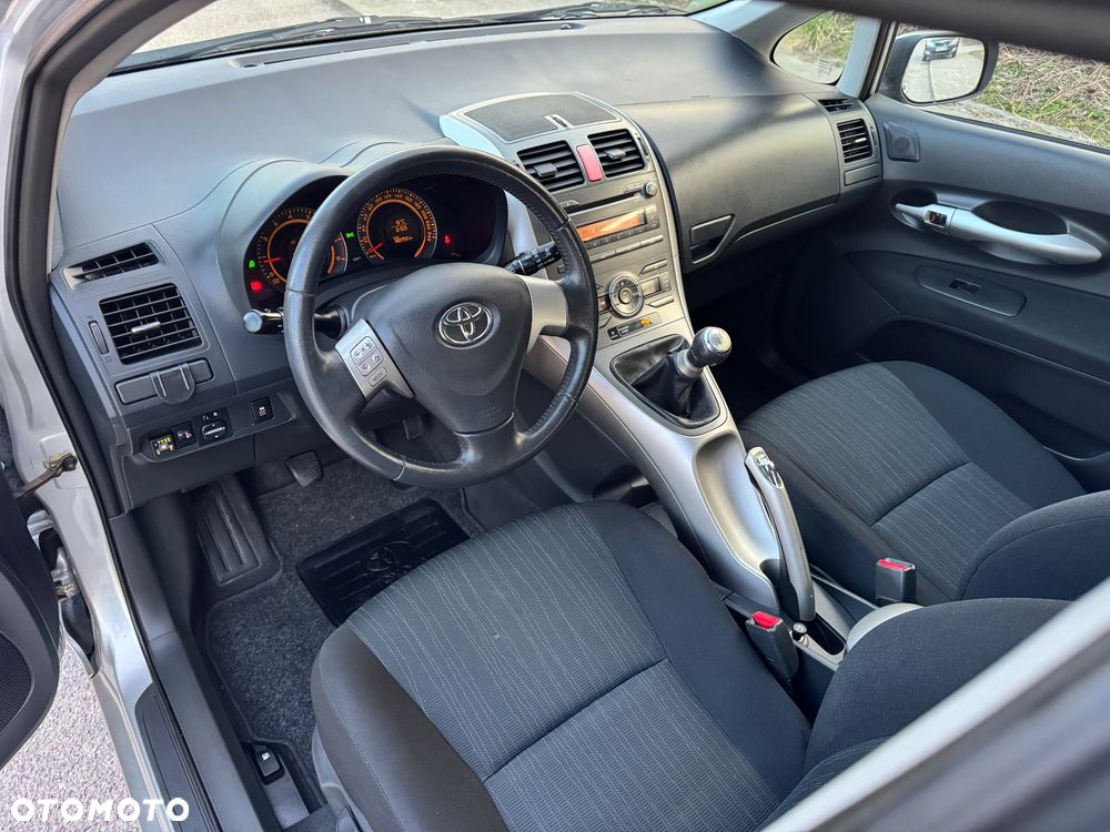 Toyota Auris 1.33 VVT-i Terra - 8