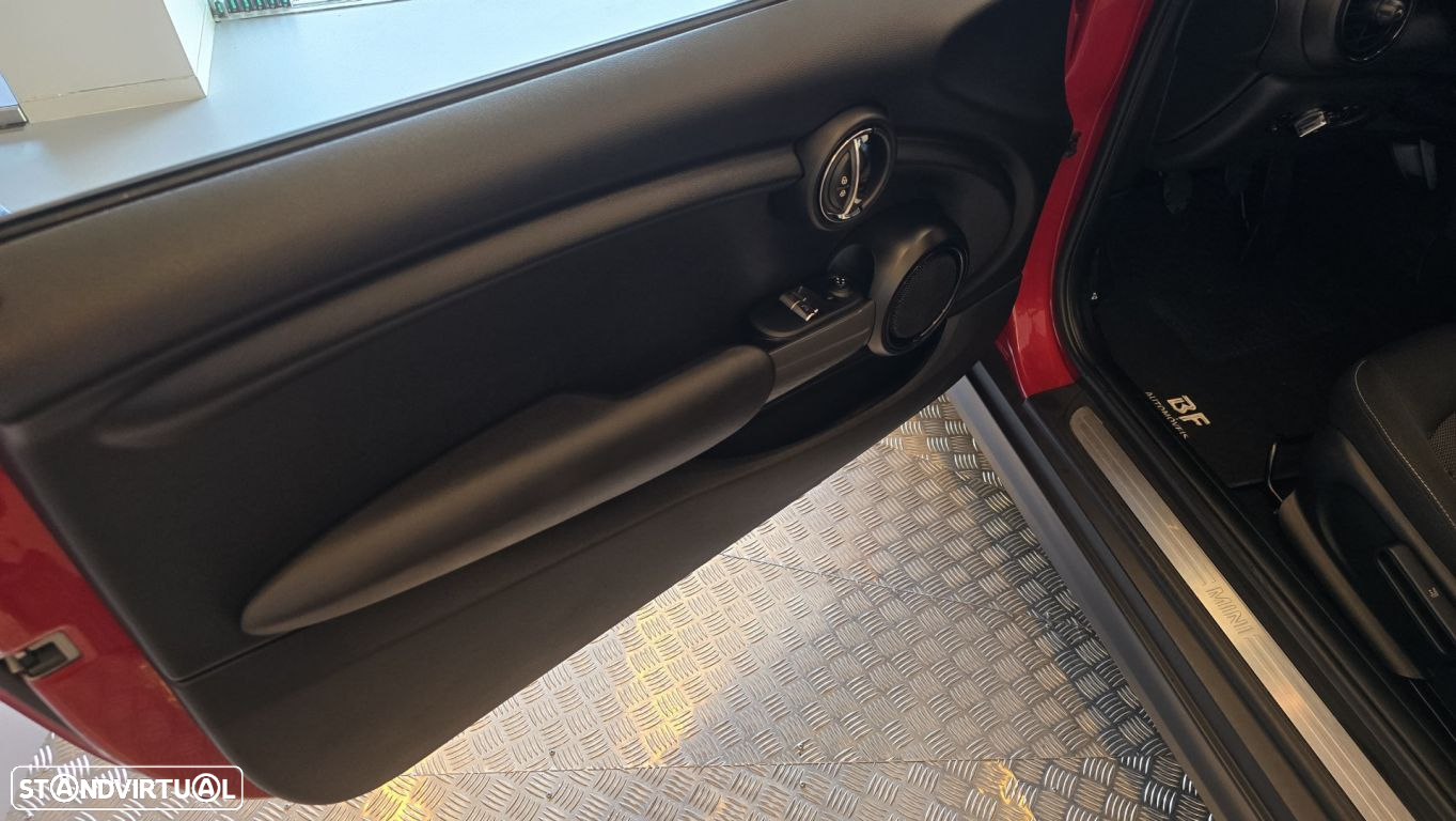MINI 3 Portas One - 34