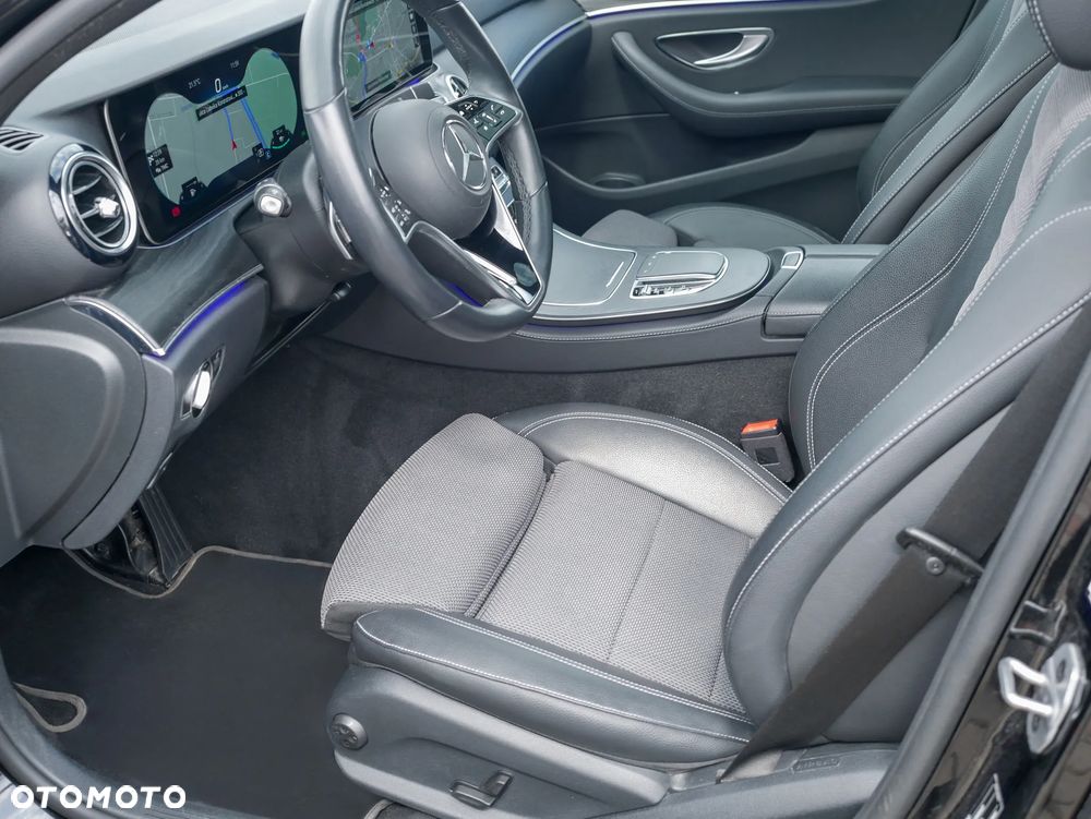 Mercedes-Benz Klasa E 300 9G-TRONIC Night Edition - 12