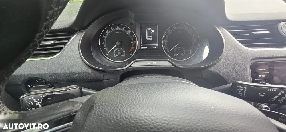 Skoda Octavia 1.6 TDI DSG Ambition - 10