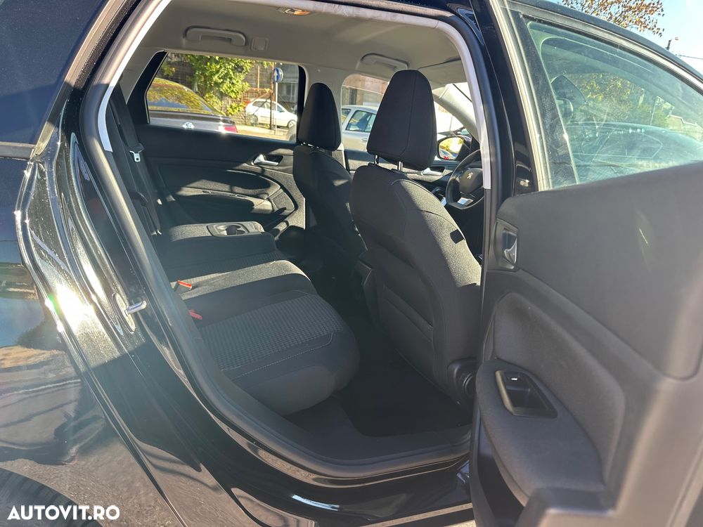 Peugeot 308 1.2 L PureTech Turbo S&S Active - 9