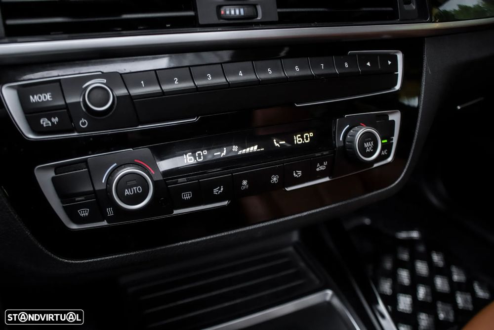 BMW 118 d Aut. Luxury Line - 23