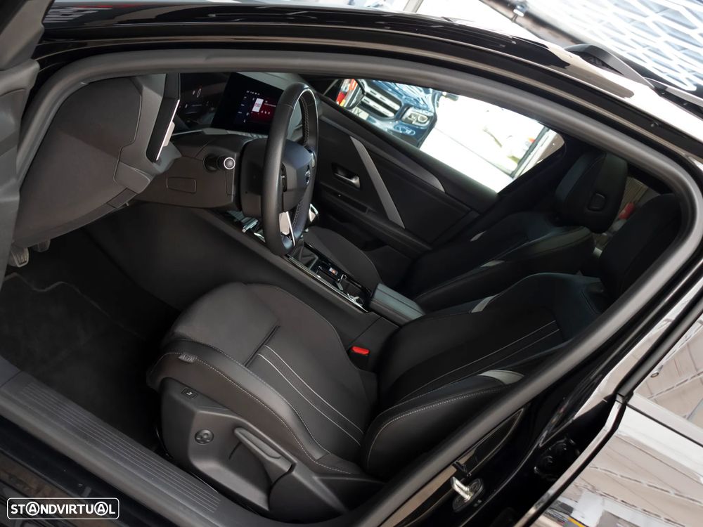 Opel Astra Sports Tourer 1.2 T GS - 17