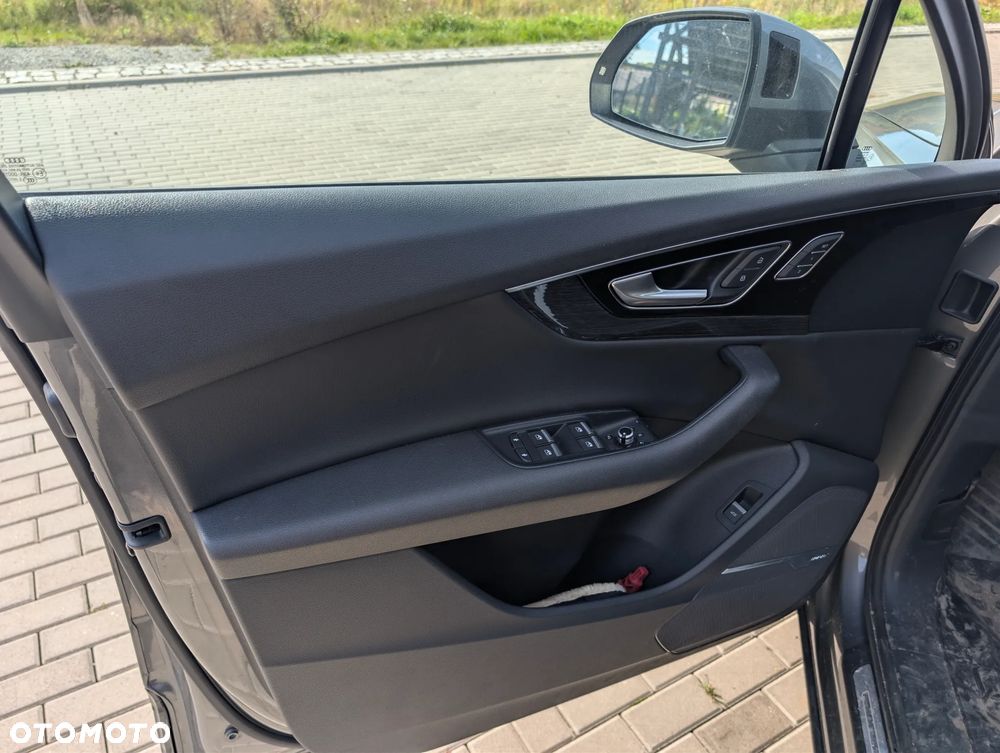 Audi Q7 3.0 TFSI Quattro Tiptr - 11