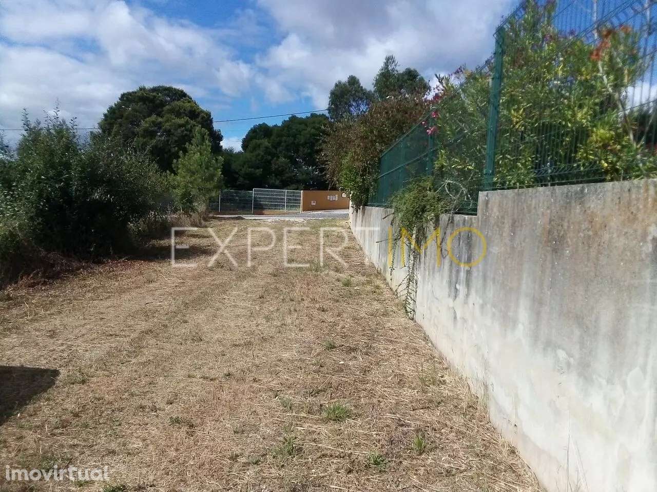 Terreno Manique do Intendente Azambuja com 2,6 hectares - Grande imagem: 3/15