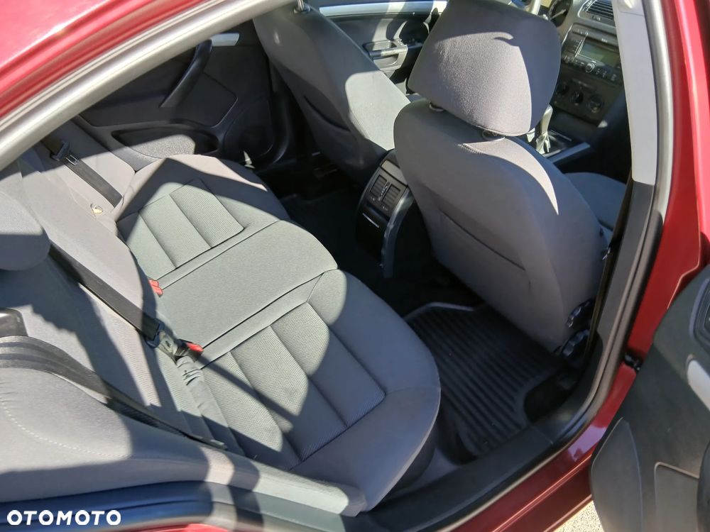 Skoda Octavia 1.6 Ambiente - 15