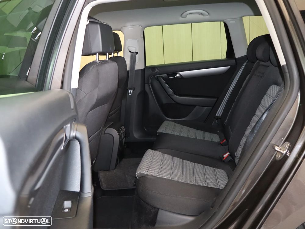 VW Passat Variant 1.6 TDI BlueMotion Comfortline - 13