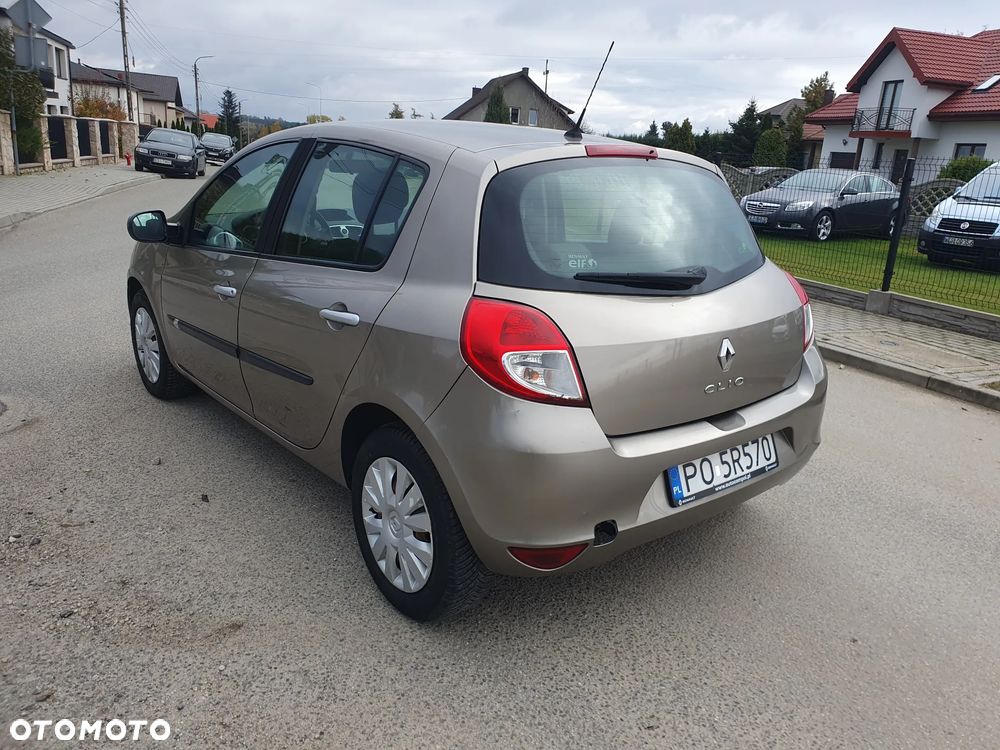 Renault Clio - 8