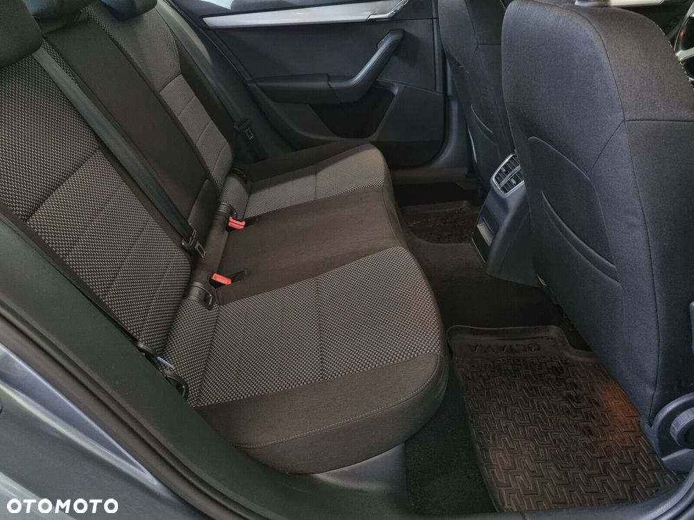 Skoda Octavia 1.4 TSI Ambition - 9