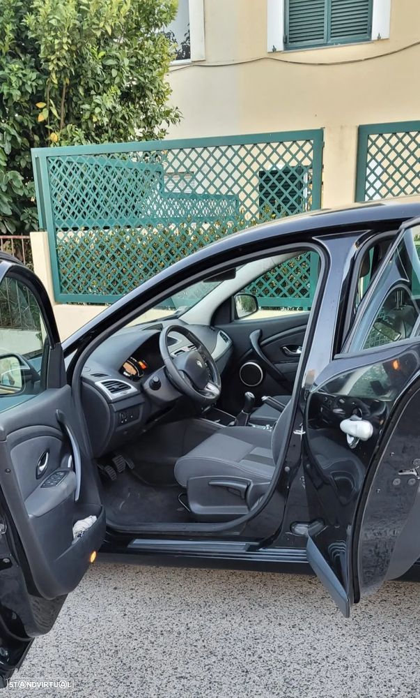 Renault Mégane 1.5 dCi Dynamique - 9