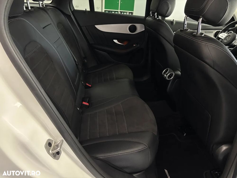 Mercedes-Benz GLC 300 de 4Matic 9G-TRONIC AMG Line Plus - 23
