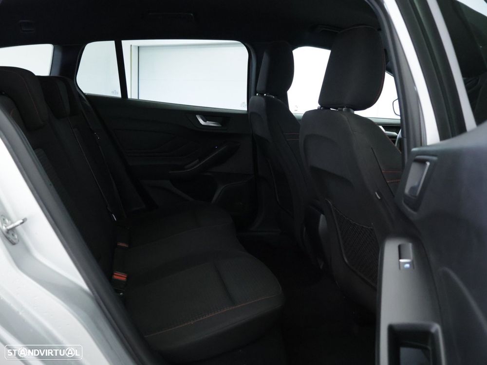 Ford Focus SW 1.0 EcoBoost MHEV ST-Line - 24