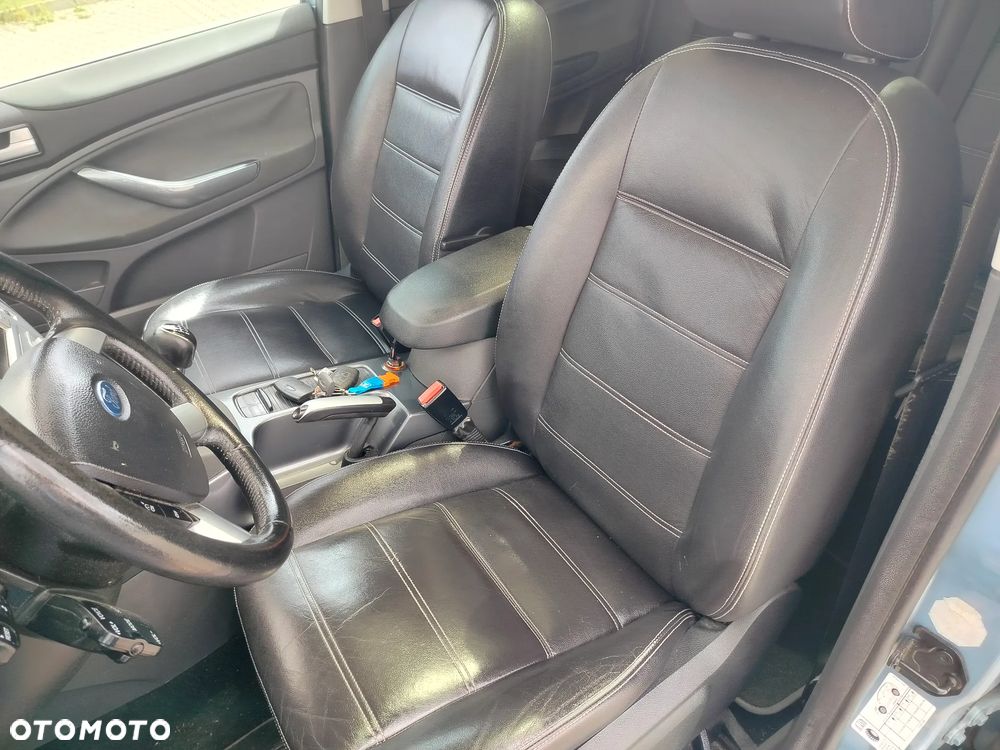Ford Kuga 2.5 4x4 Titanium - 27