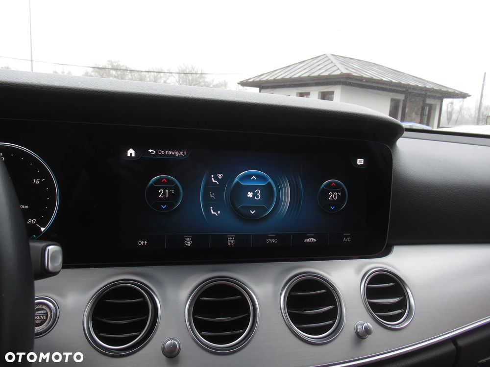 Mercedes-Benz Klasa E 220 d 4-Matic AMG - 38