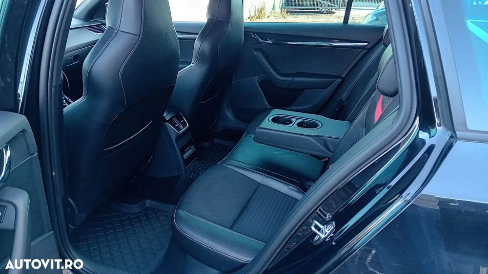 Skoda Octavia 2.0 TDI RS - 8