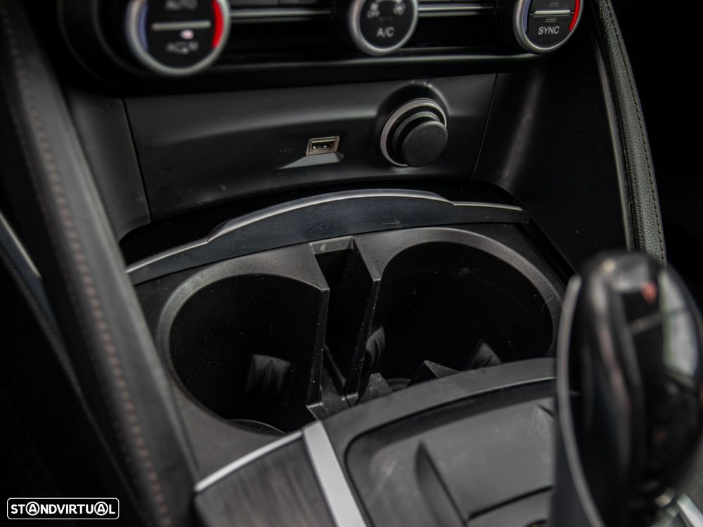 Alfa Romeo Stelvio 2.2 D Super AT8 - 30