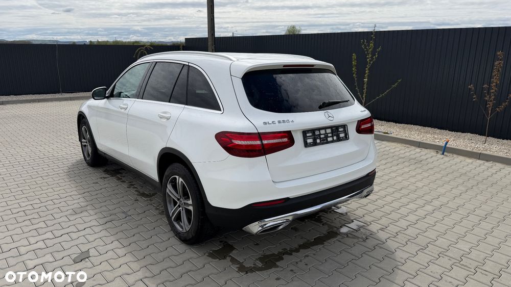 Mercedes-Benz GLC 220 d 4Matic 9G-TRONIC Exclusive - 35