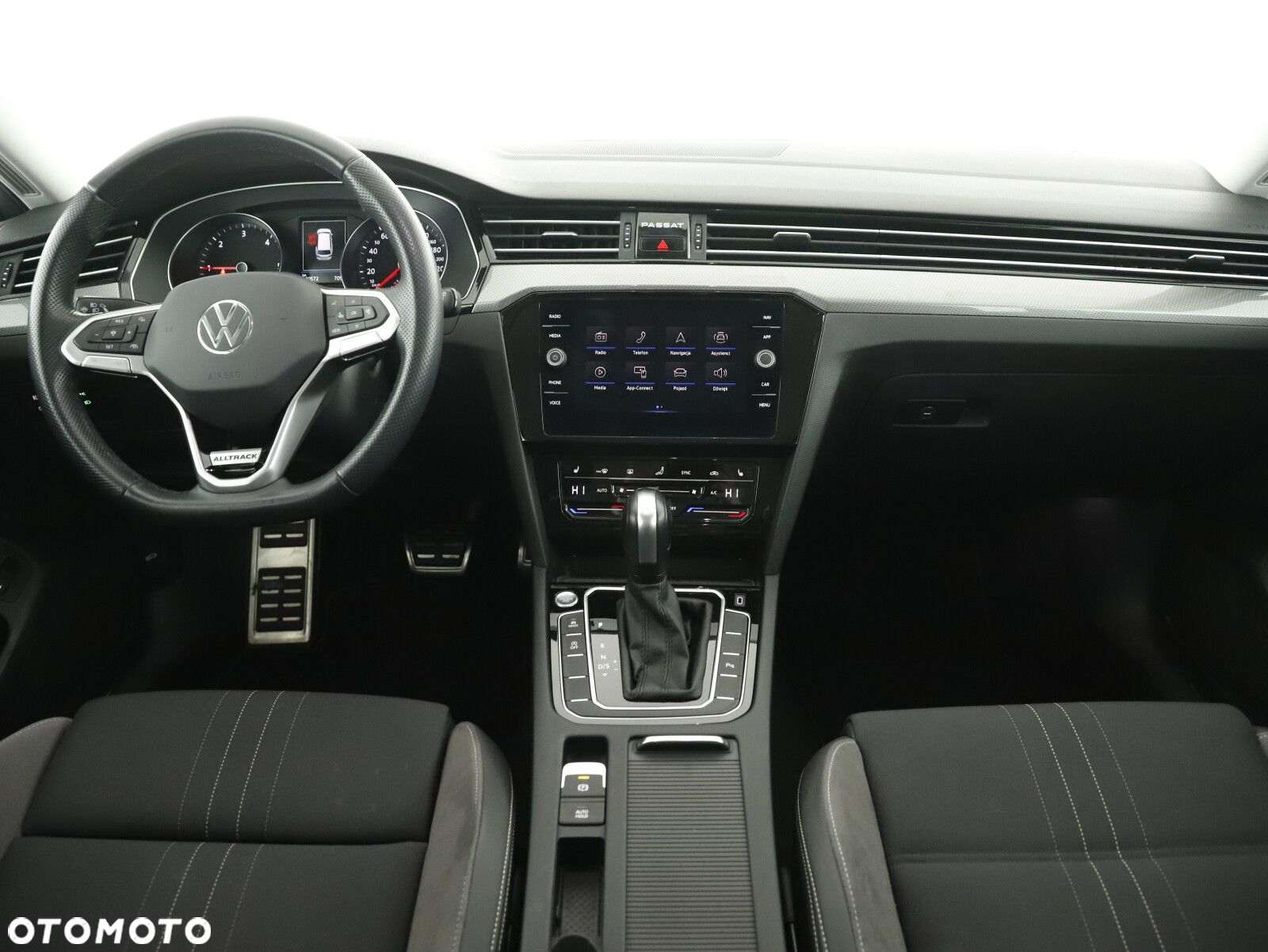 Volkswagen Passat - 11
