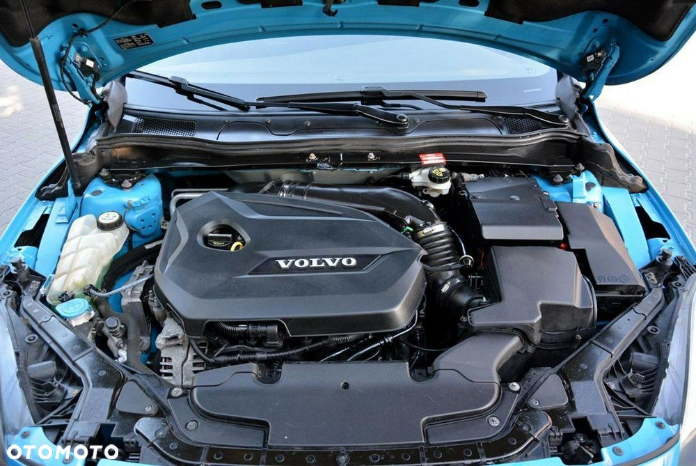 Volvo V40 T3 R-Design Momentum - 35