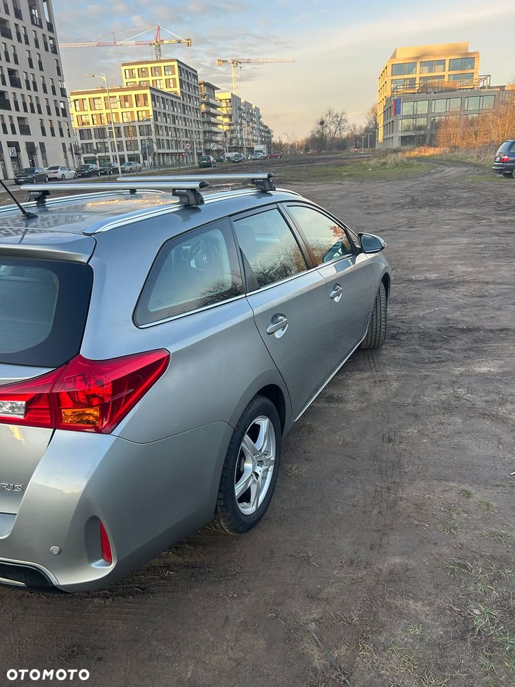Toyota Auris 1.6 Executive - 5